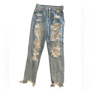 American Eagle light denim ripped jeans